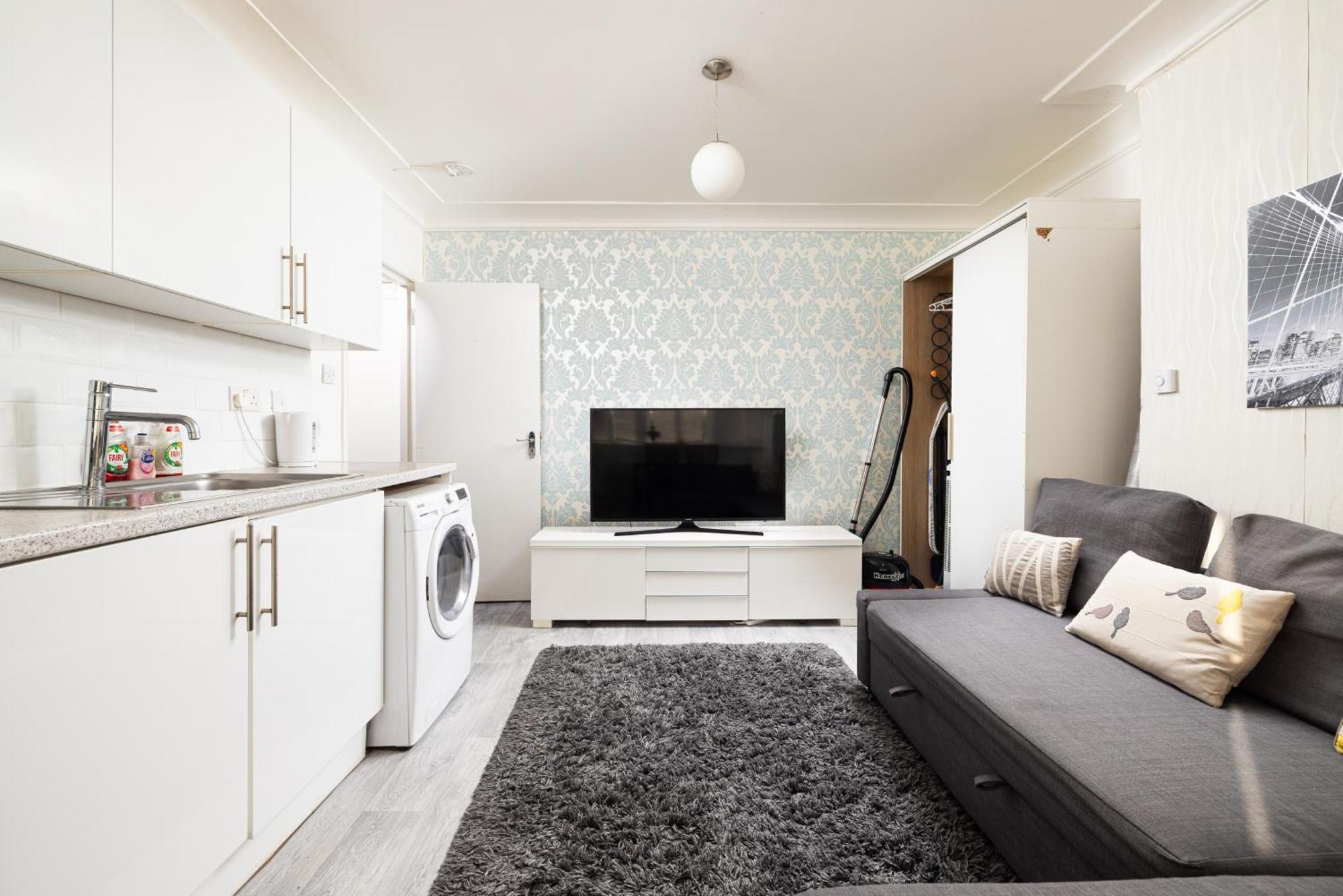 One Bedroom Apartment Opposite Brent Cross Station Londra Exterior foto