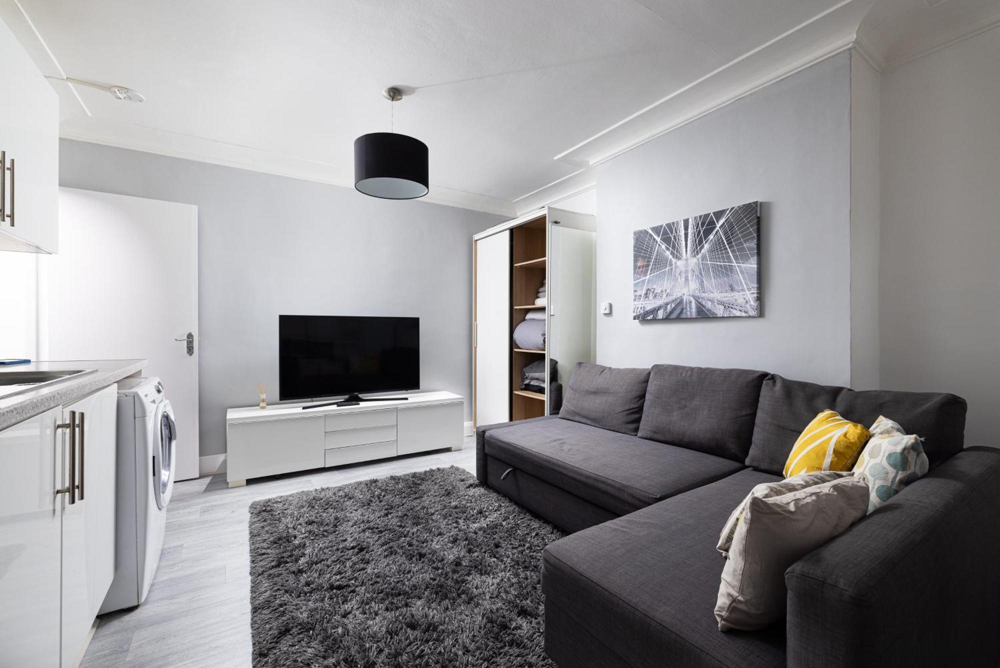 One Bedroom Apartment Opposite Brent Cross Station Londra Exterior foto